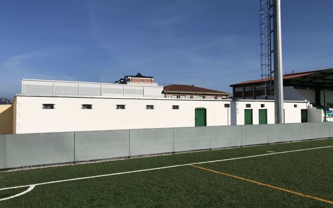 El Ayuntamiento de Colindres renovará los almacenes y aseos del campo de fútbol de El Carmen