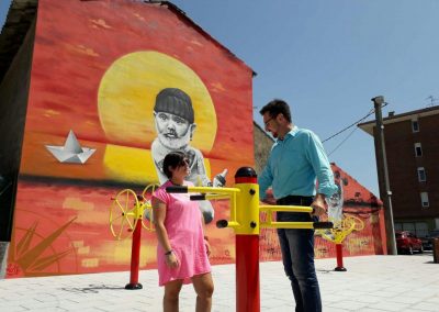 Colindres estrena un nuevo parque biosaludable en la Avenida de los Astilleros