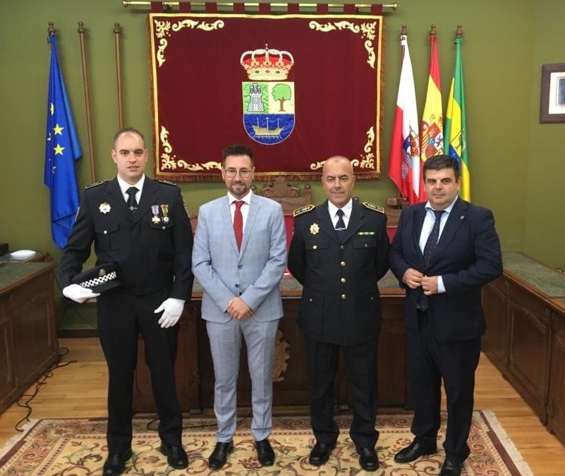 El Ayuntamiento de Colindres incorpora un nuevo agente al cuerpo de policía local