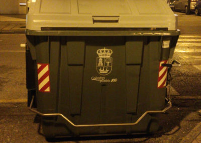 Colindres comienza la sustitución de los contenedores de basura más deteriorados