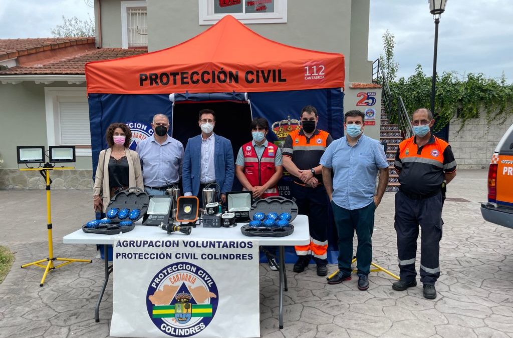 COLINDRES AMPLÍA LA DOTACIÓN DE MATERIAL A PROTECCIÓN CIVIL
