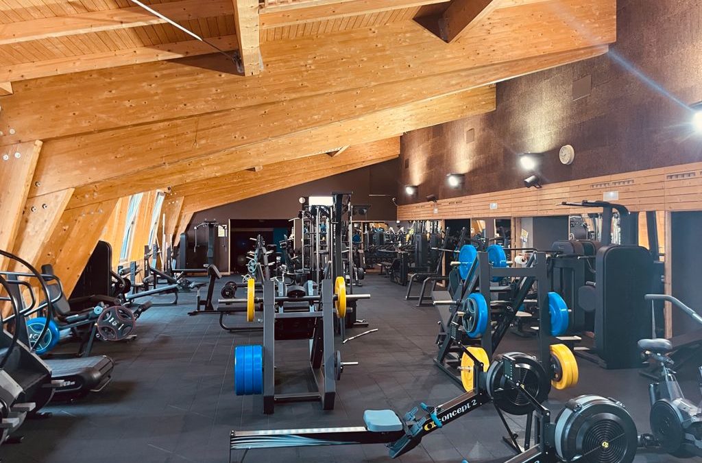 COLINDRES AMPLÍA Y RENUEVA LA DOTACIÓN DE SU GIMNASIO MUNICIPAL