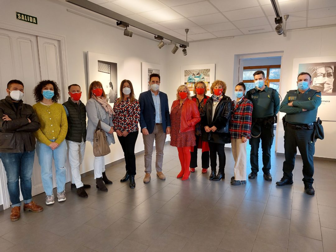 Inaugurada en la Casa de Cultura de Colindres  la exposición “Miradas Enfermeras de la pandemia”