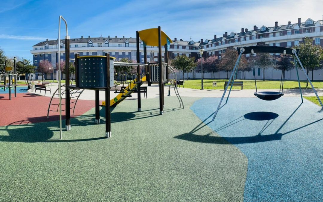 Finalizadas las reformas de los parques infantiles de la Alameda del Ayuntamiento y el parque de los Astilleros