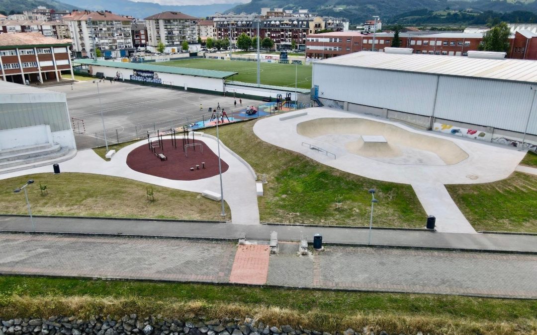 COLINDRES CUENTA CON NUEVAS PISTAS DE SKATE Y UN PARQUE DE CALISTENIA